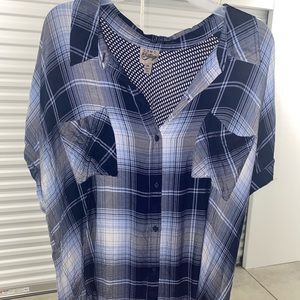 -Plaid blouse